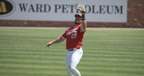 Mavs split with Redlands in key doubleheader