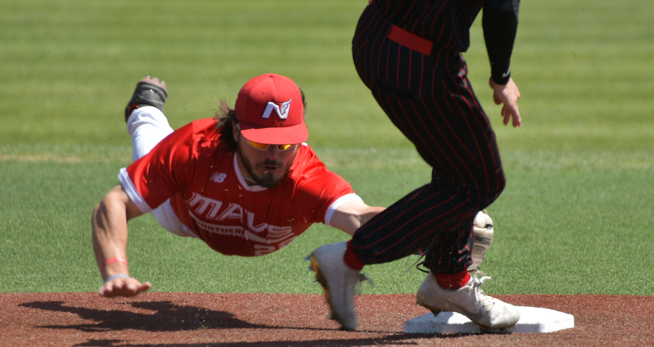 Ten run sixth leads Mavs over NOC Enid