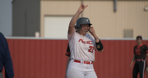 Bellar's home runs lead Mavs past Rich Mountain