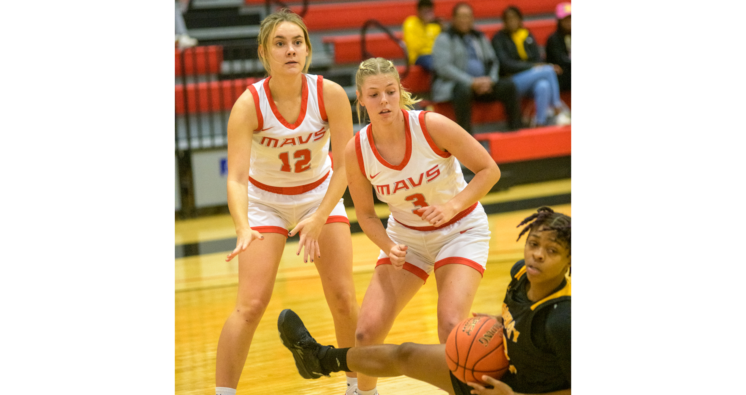 Lady Mavs lose to Garden City in Lady Jets Classic